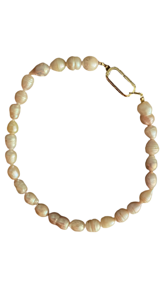 Milena pearl necklace